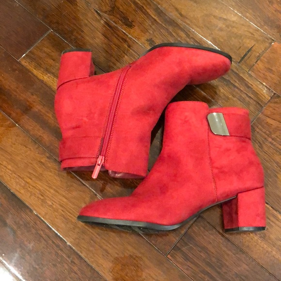 Red suede booties - Picture 3 of 3